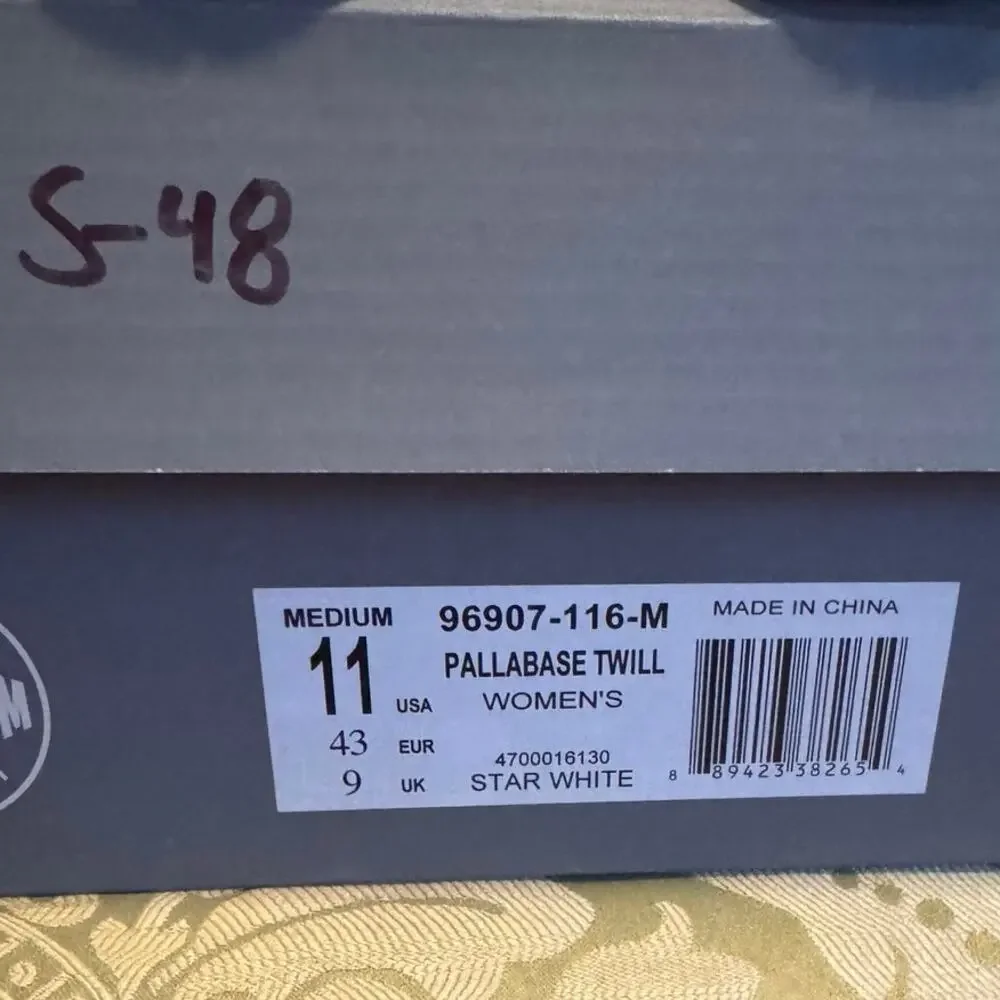 PALLADIUM Pallabase Twill in White, US Womens Size 11 / Euro Size 43 New in Box